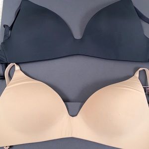 Victoria’s Secret t-shirt lightly lined wireless